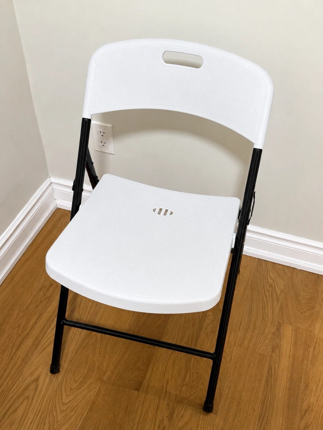 Set of 2 White Folding Chairs - photo 4