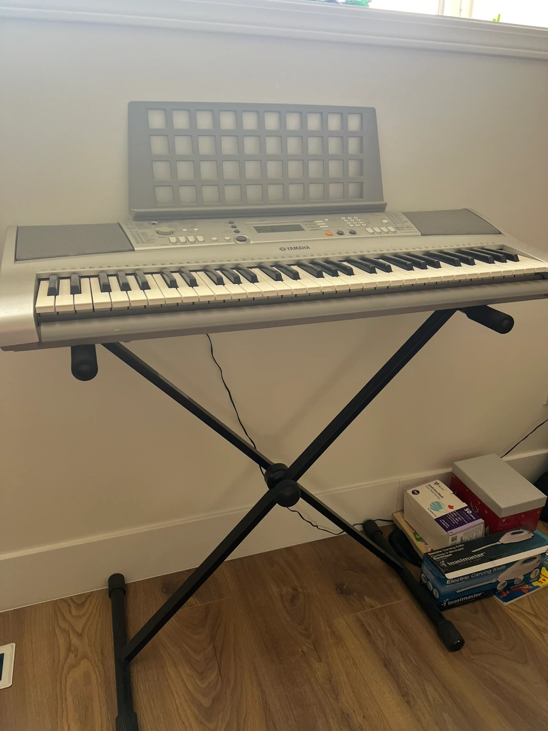 Yamaha Electronic Keyboard with Stand