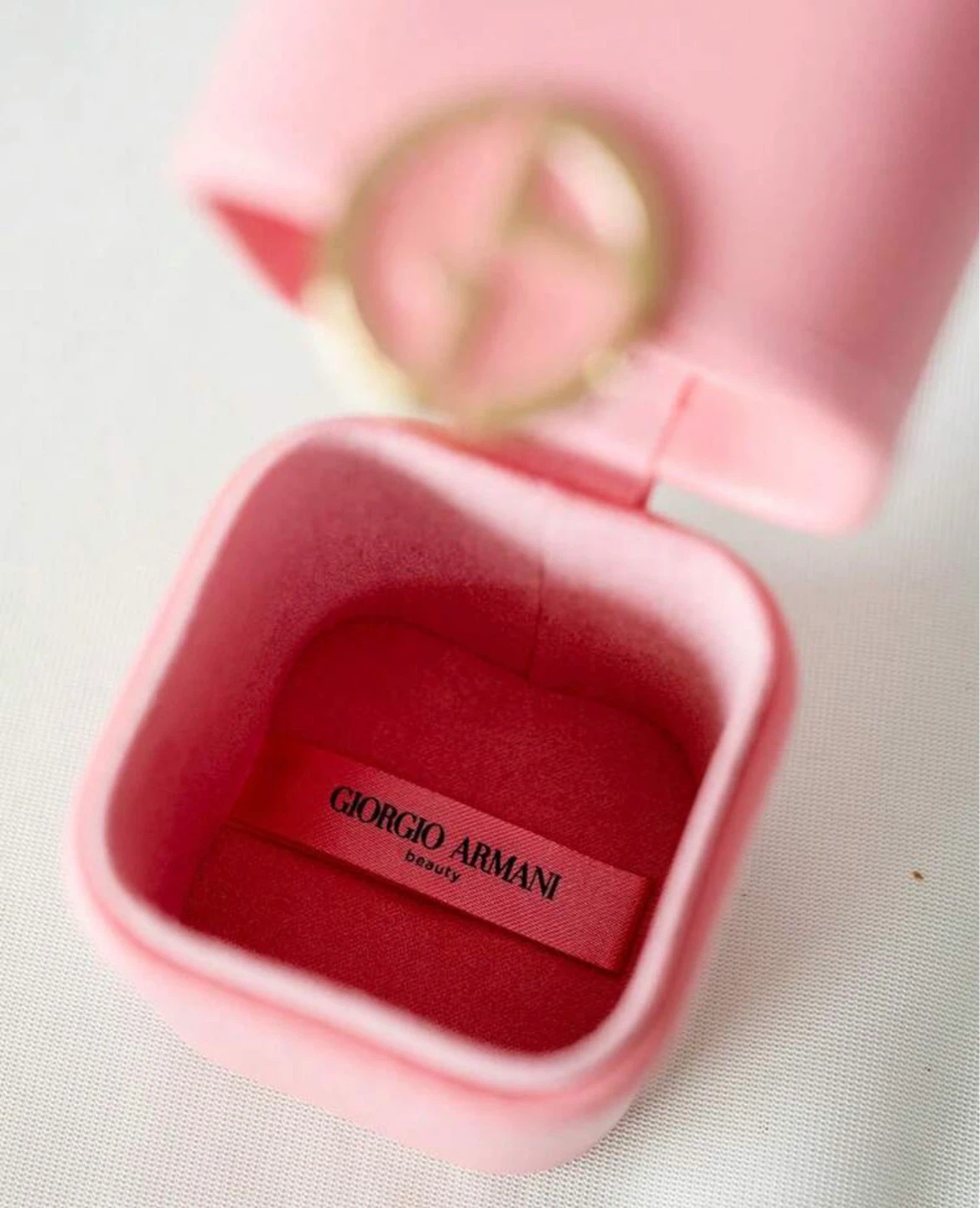 Giorgio Armani Pink Makeup Box - photo 4