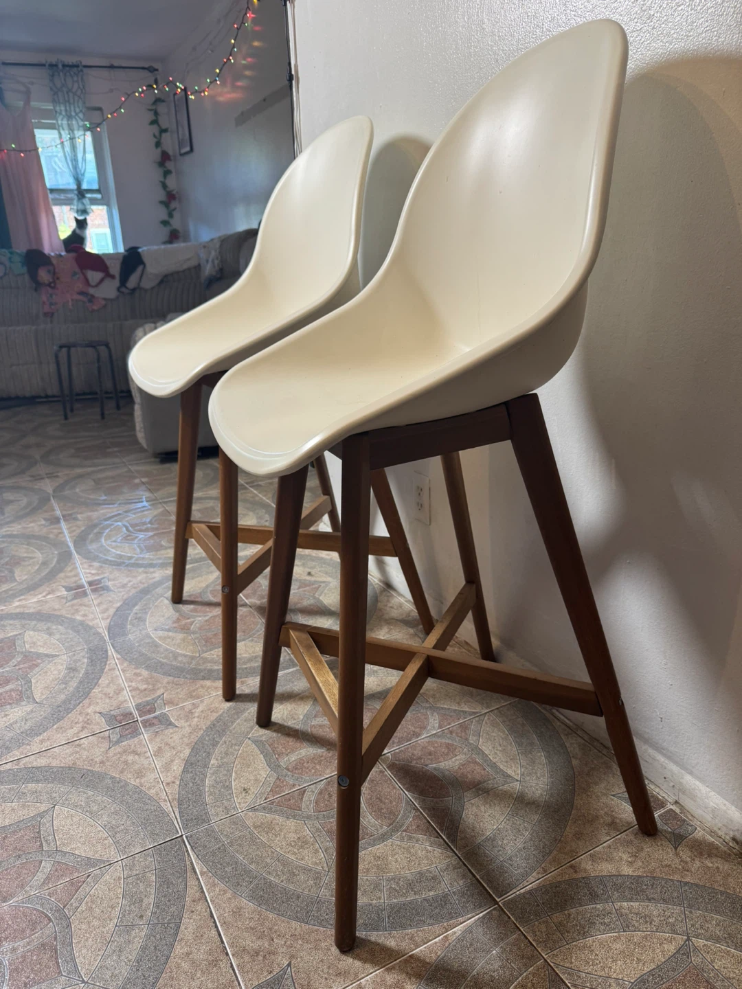 Set of 2 White Bar Stools with Wood Legs - photo 3