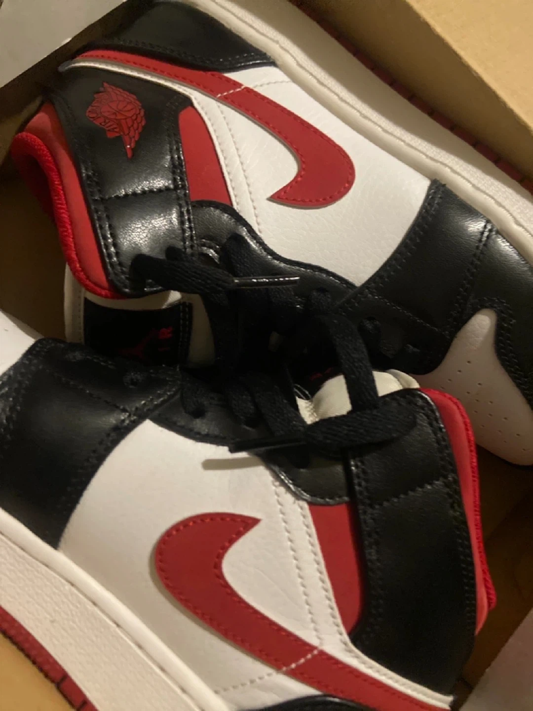 Air Jordan 1 Mid