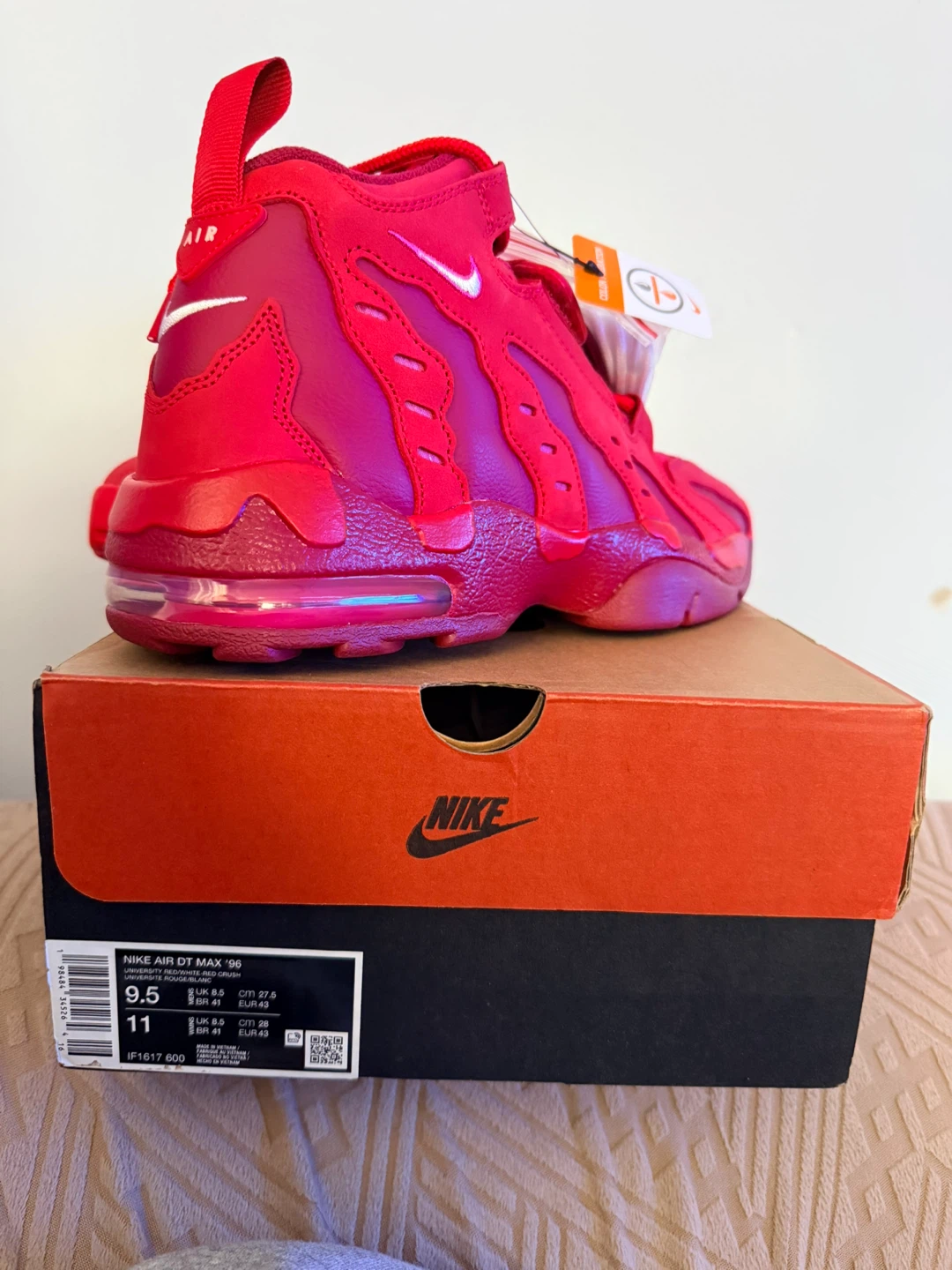 Nike Air Max DT 96 Red Sneakers