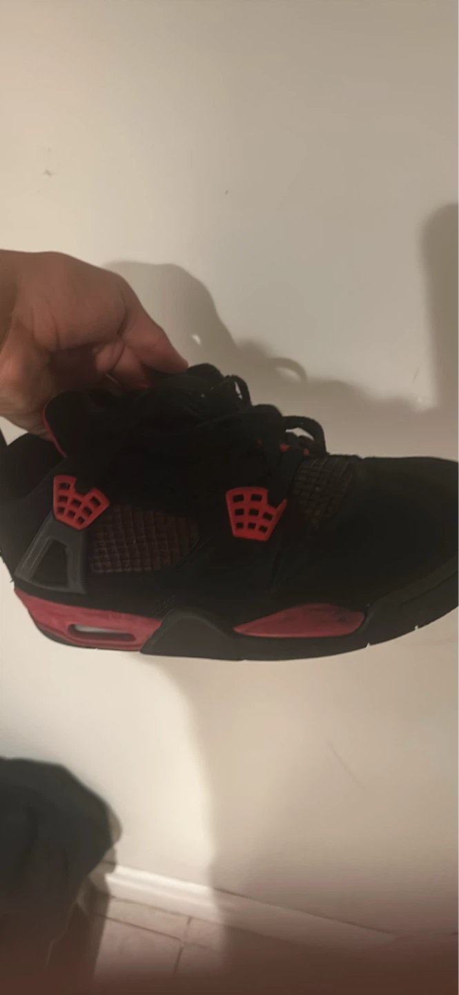 Air Jordan 4 "Bred"