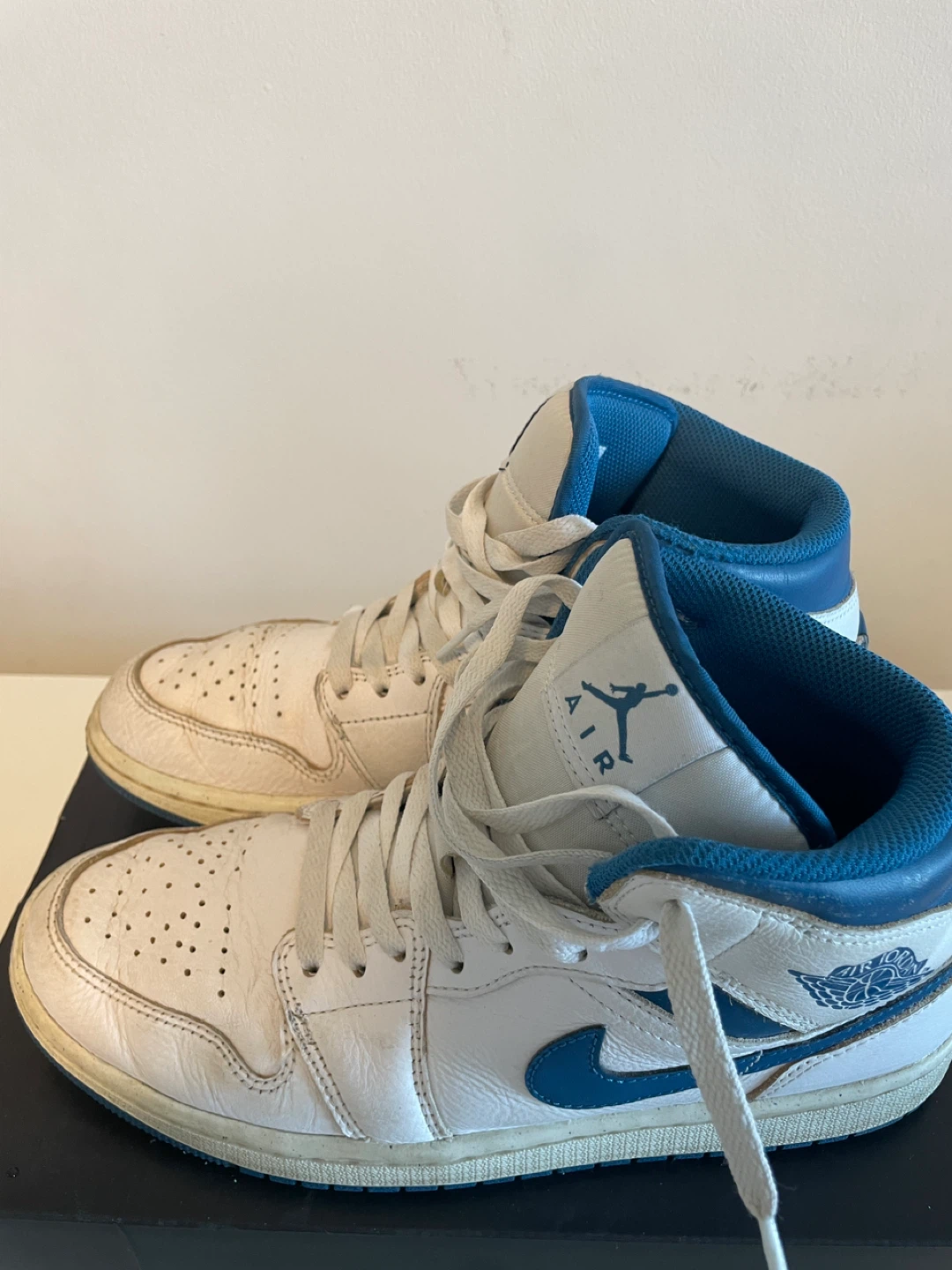 Jordan 1 Mid SE White Blue - photo 2