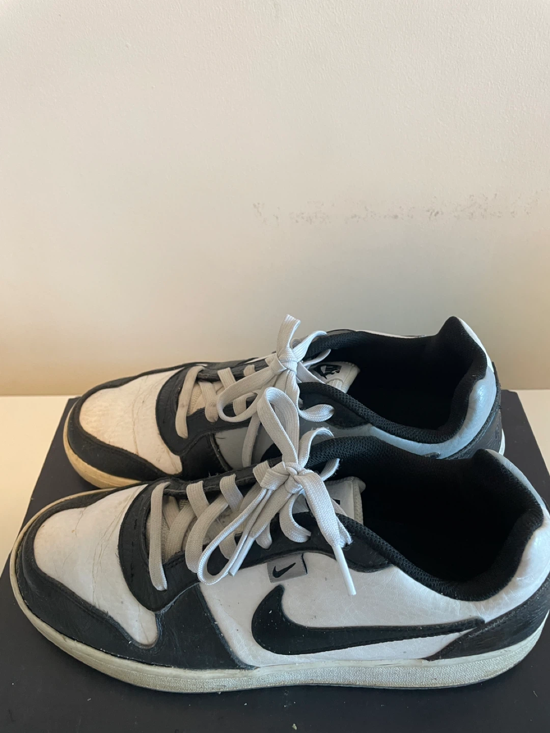 Nike Sneakers Size 9 - photo 2