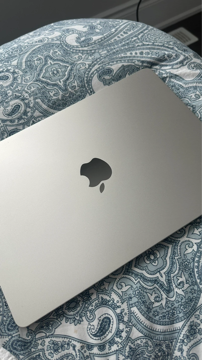 Apple MacBook Air M2 2022 Laptop