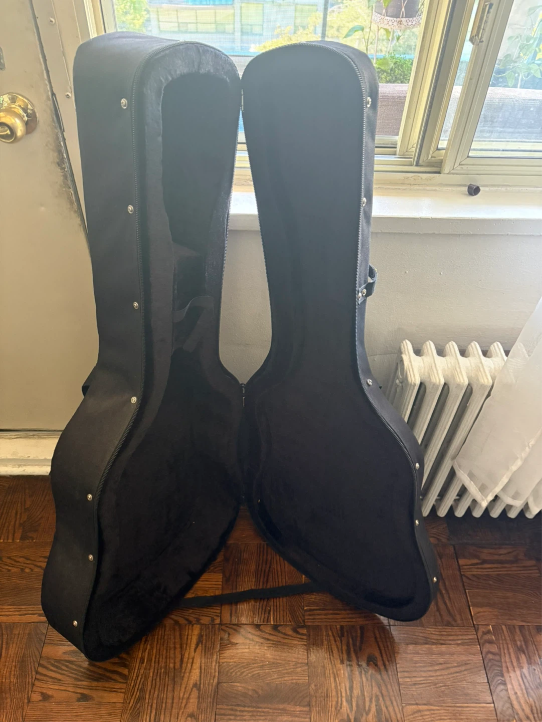 Black Guitar Case - photo 3