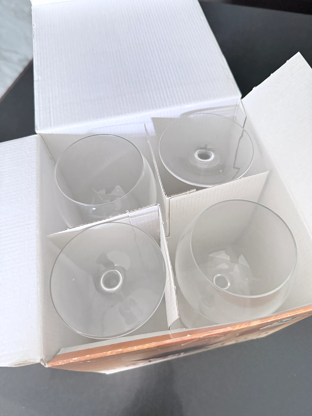 Set of 4 Clear Wine Glasses - photo 2