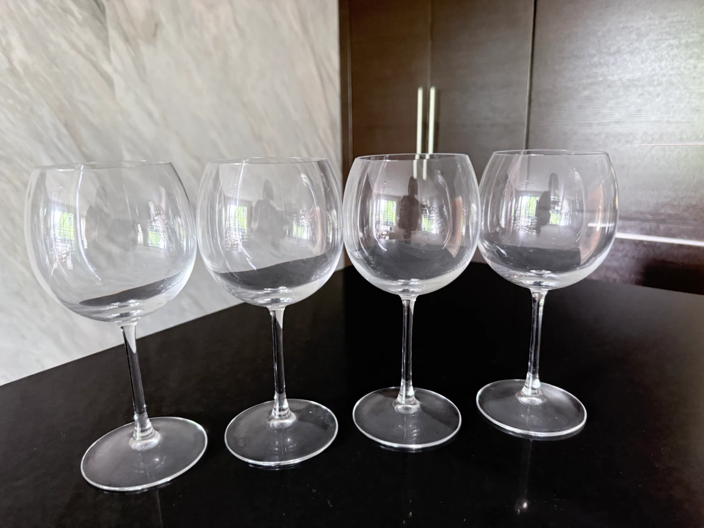 Set of 4 Clear Wine Glasses