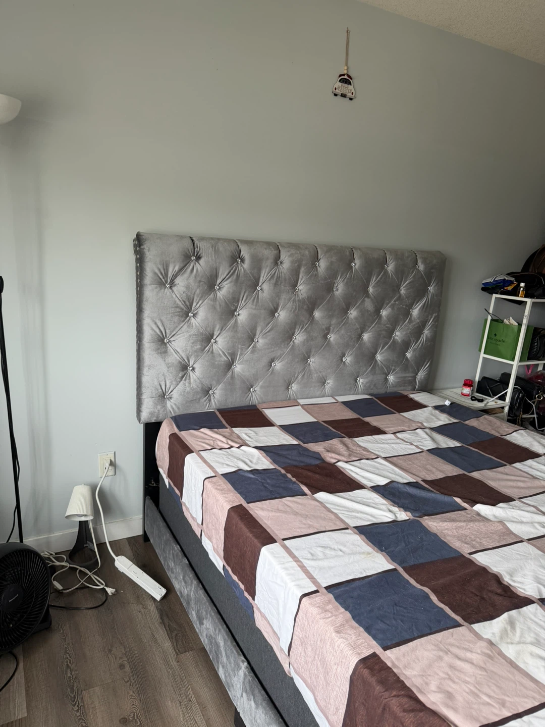 Queen size bed - photo 2