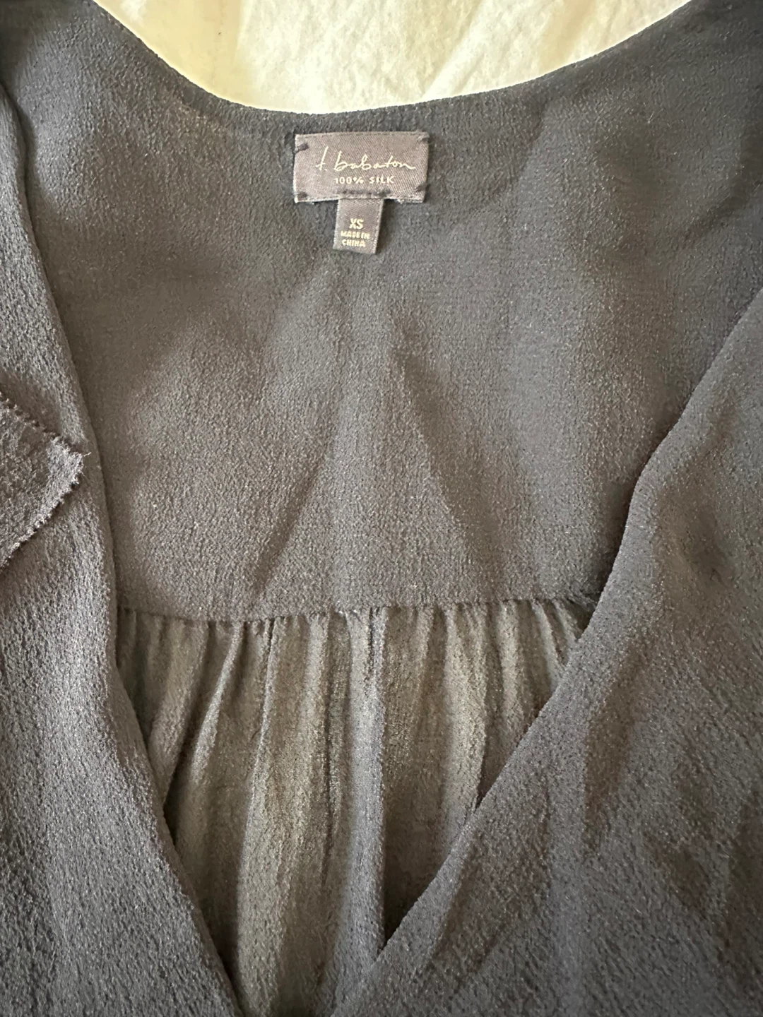 Babaton Aritzia 100% Silk Blouse - XS Black - photo 3
