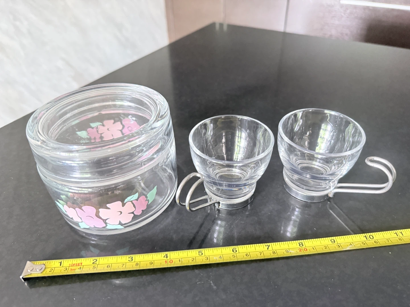 Glass jar with floral design and 2 espresso cups - photo 2