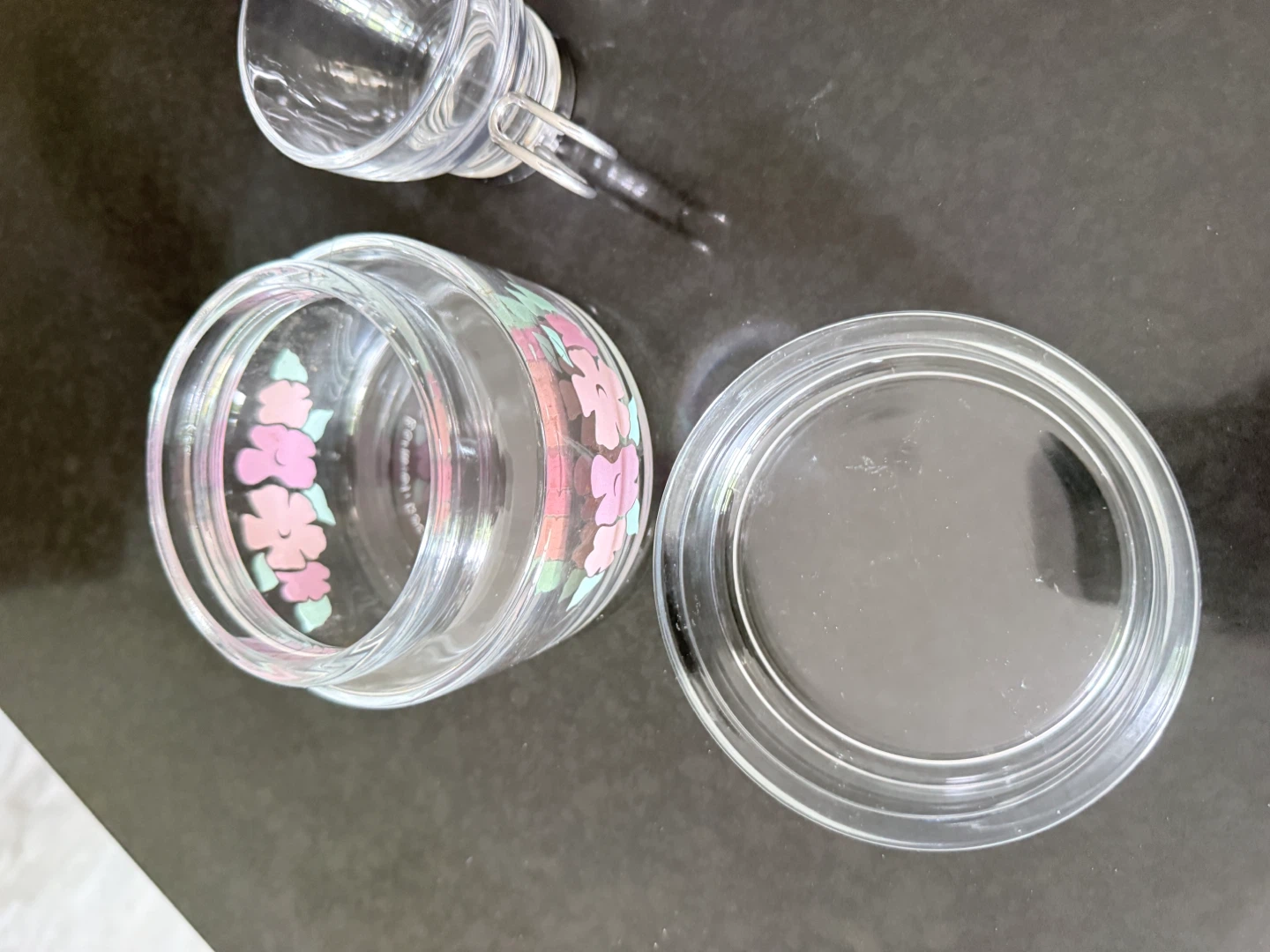 Glass jar with floral design and 2 espresso cups - photo 4