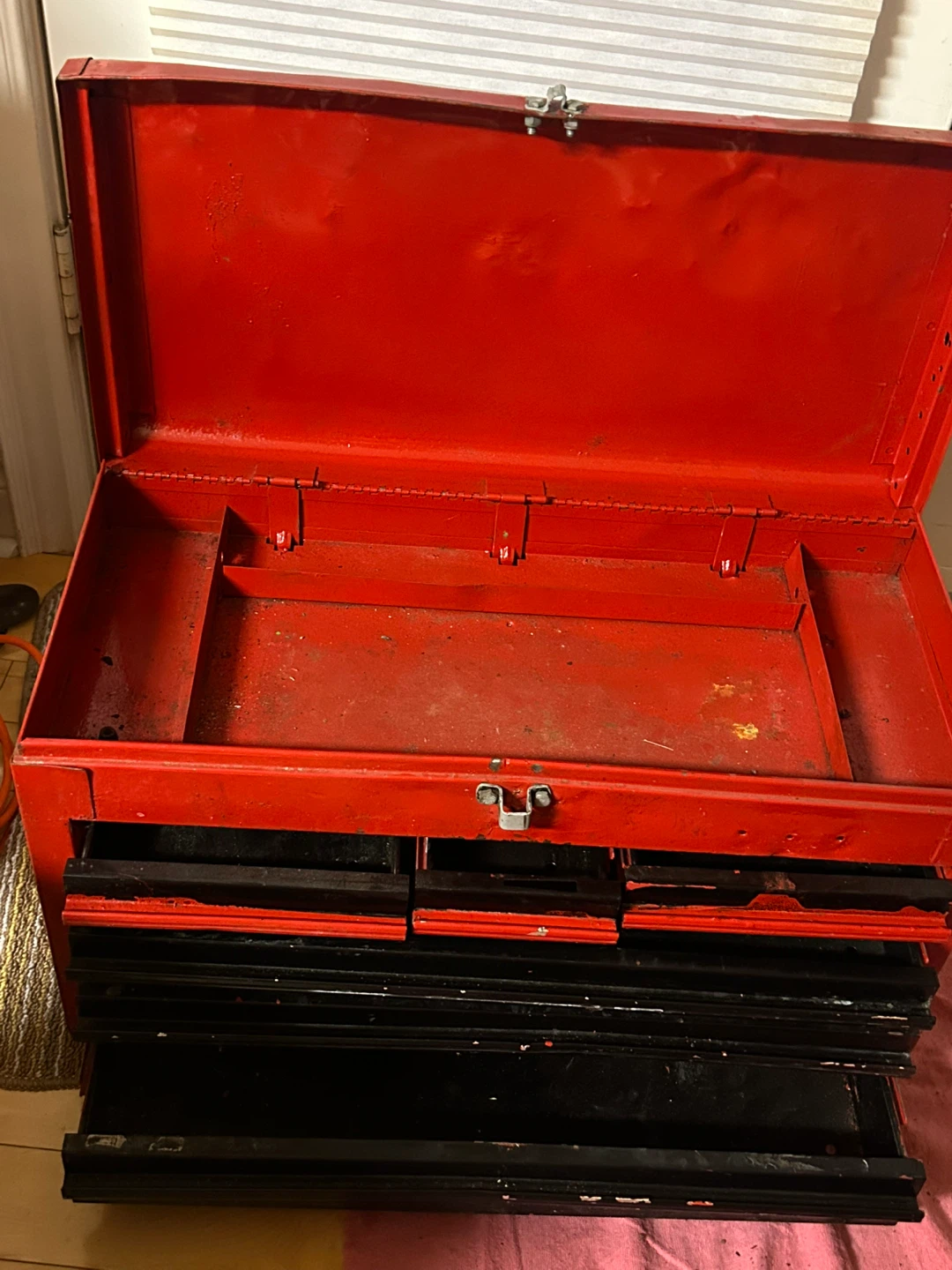 Old tool chest - photo 2