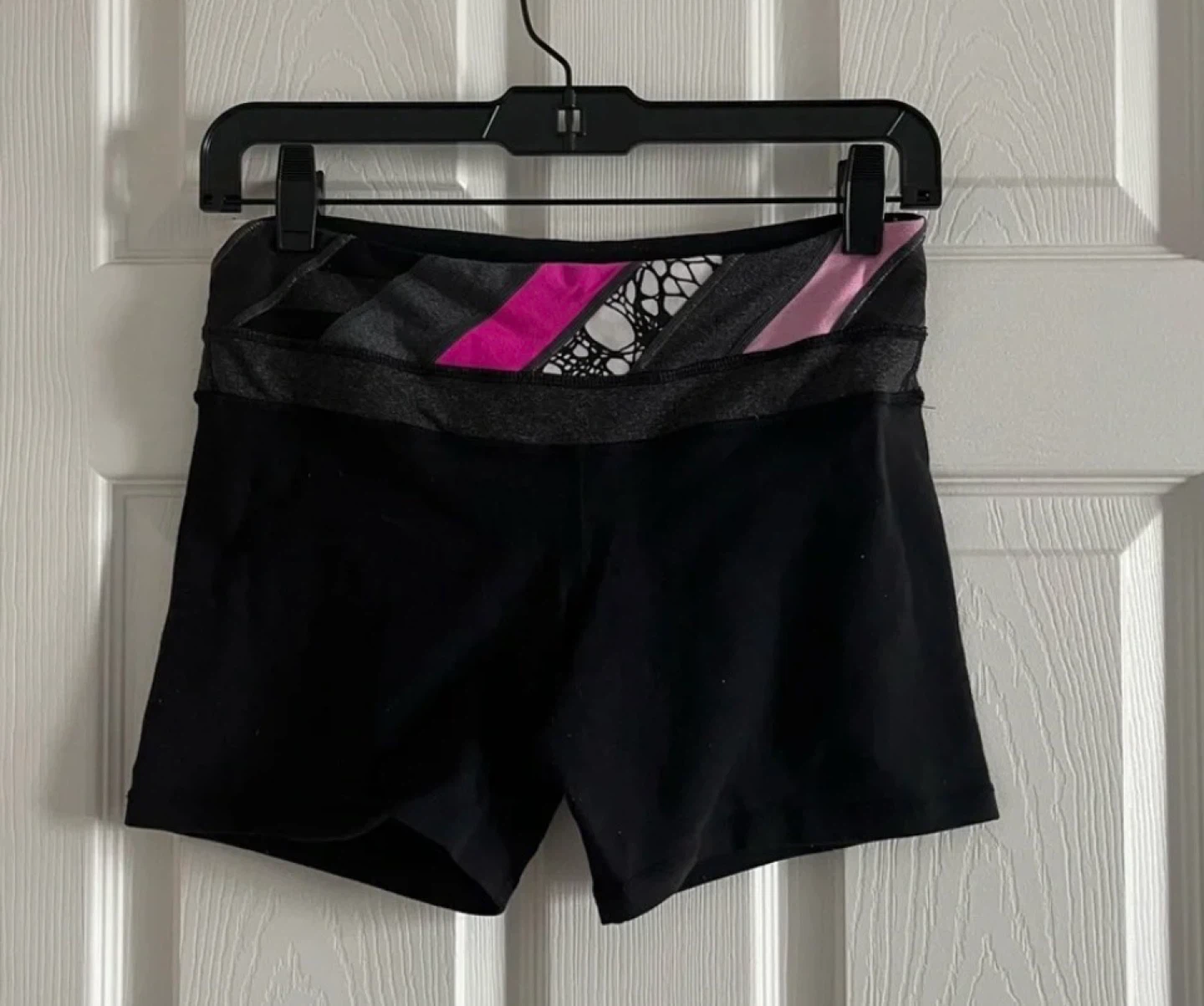 Lululemon Reverse Groove Shorts - Size 4 - photo 2