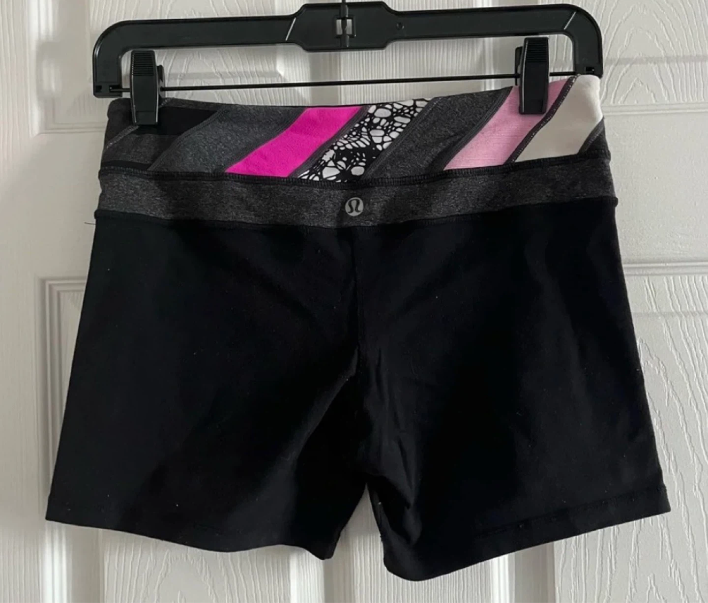 Lululemon Reverse Groove Shorts - Size 4 - photo 3