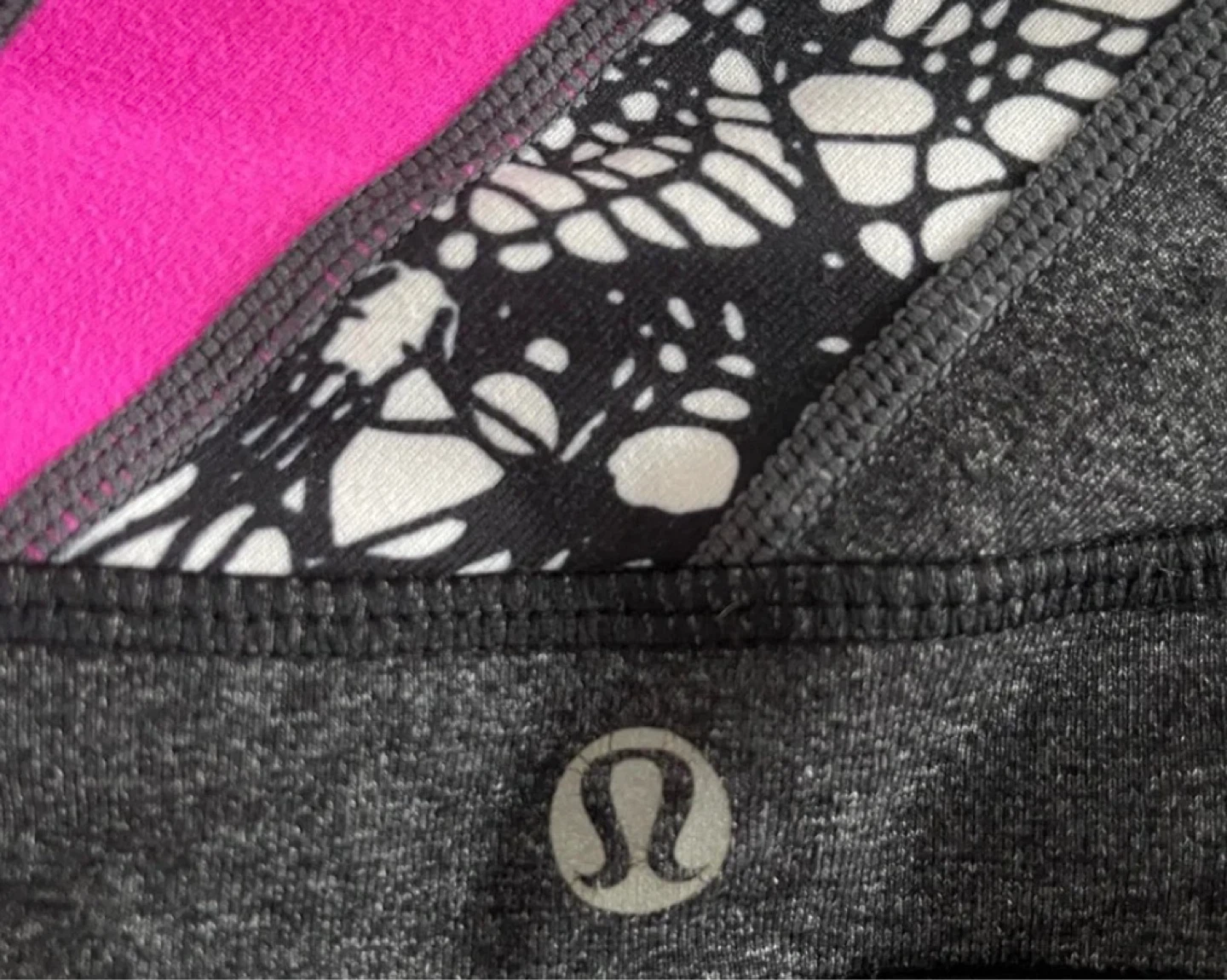 Lululemon Reverse Groove Shorts - Size 4 - photo 4