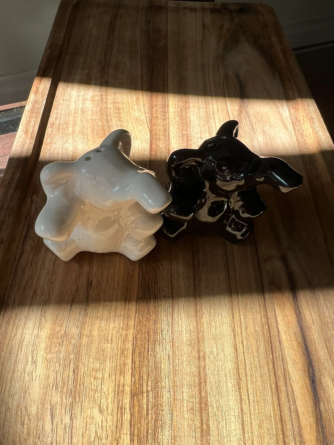 Ceramic Elephant Salt and Pepper Shakers - photo 2