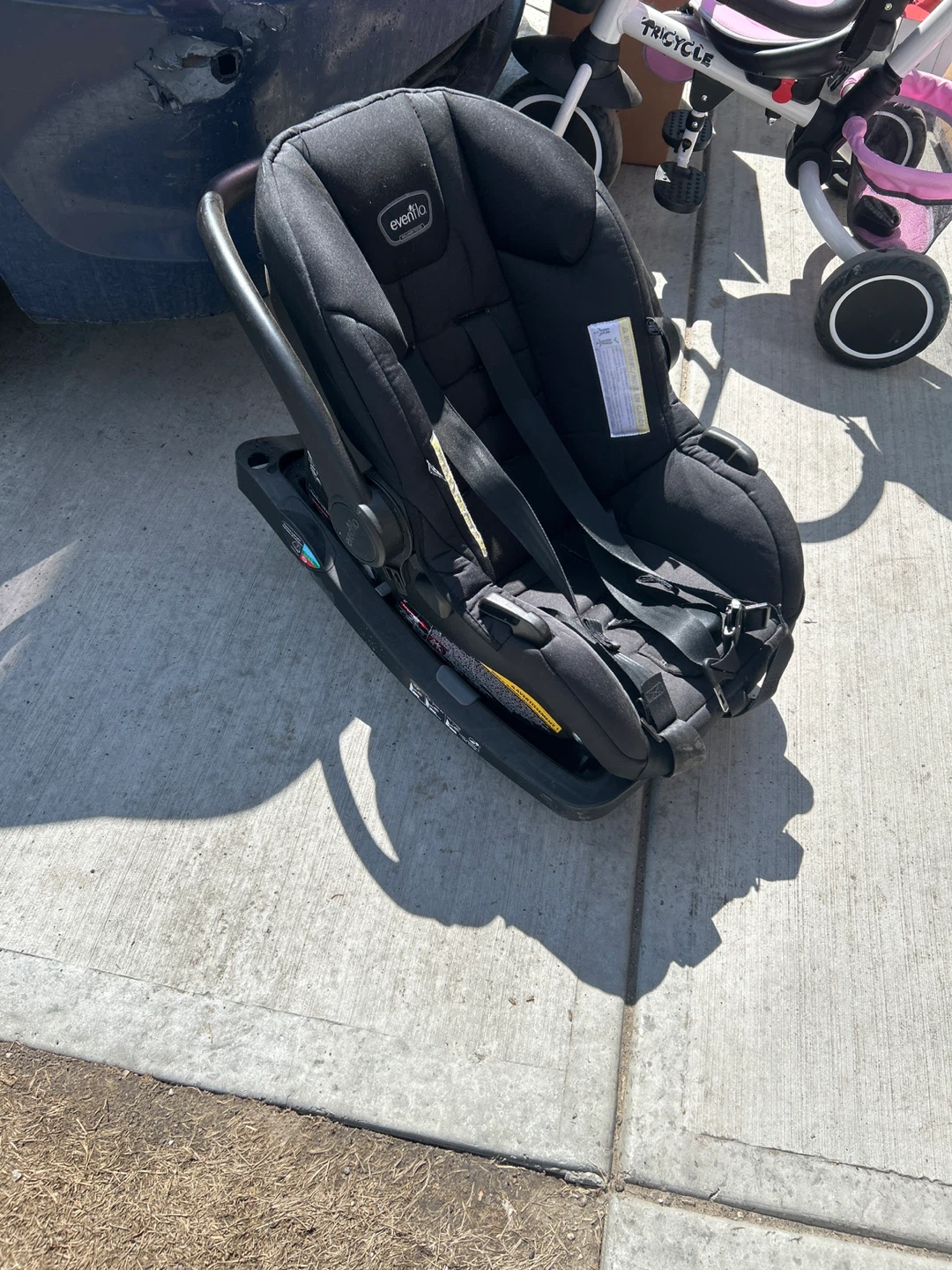 Evenflo Infant Car Seat with Base - photo 3