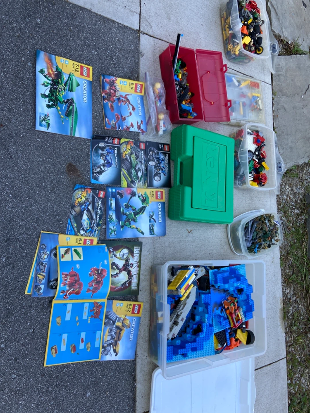 LEGO Creator Building Set & Toy Soldier Bundle