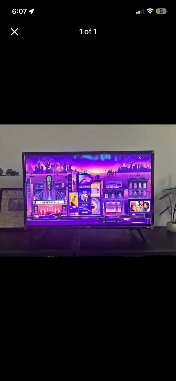 TCL ROKU TV 32” inch SMART