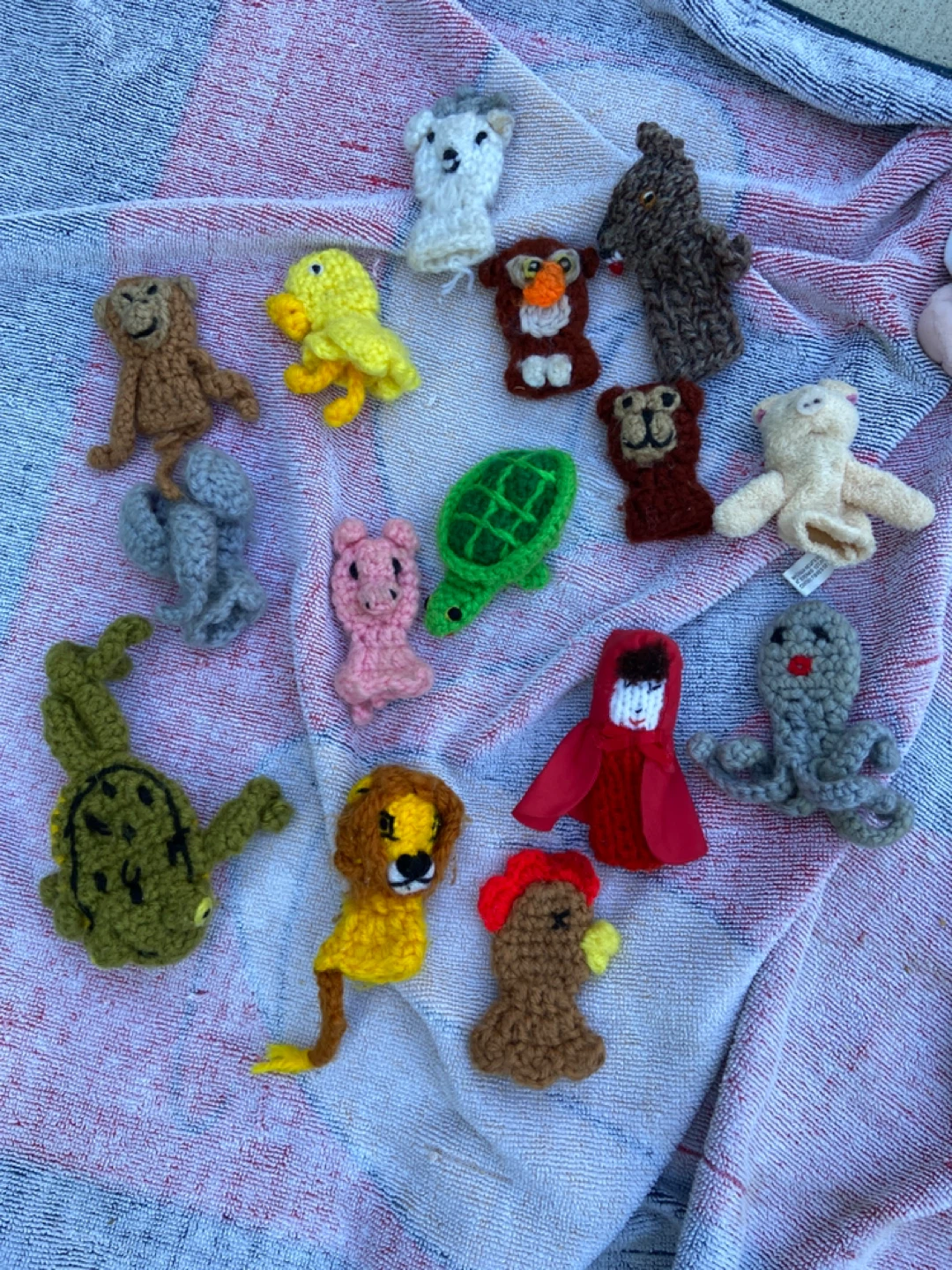 Collection of Hand and  Finger Puppets - photo 2
