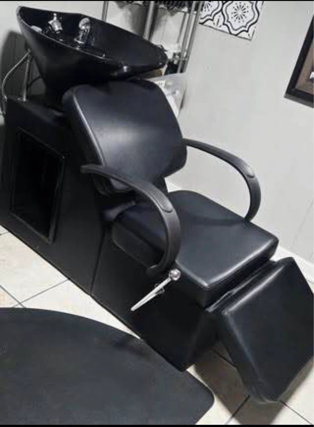 Black Salon Shampoo Chair and Basin