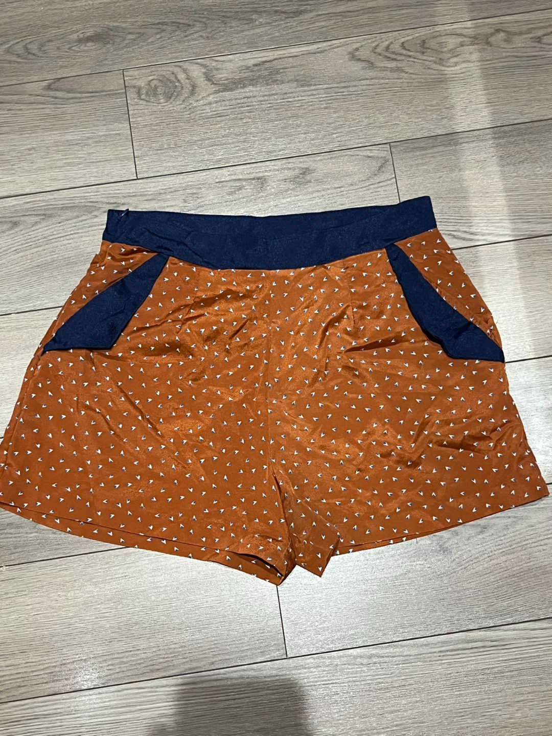 Peppermint Shorts - Size Medium