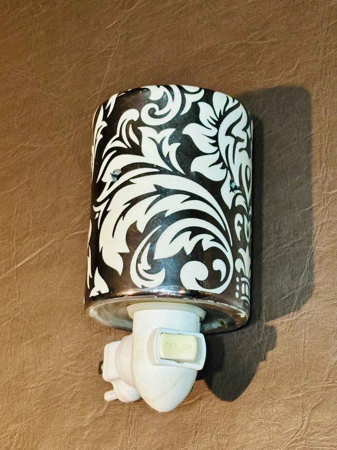 SCENTSY Plug-in Night Light Wax Warmer - photo 3