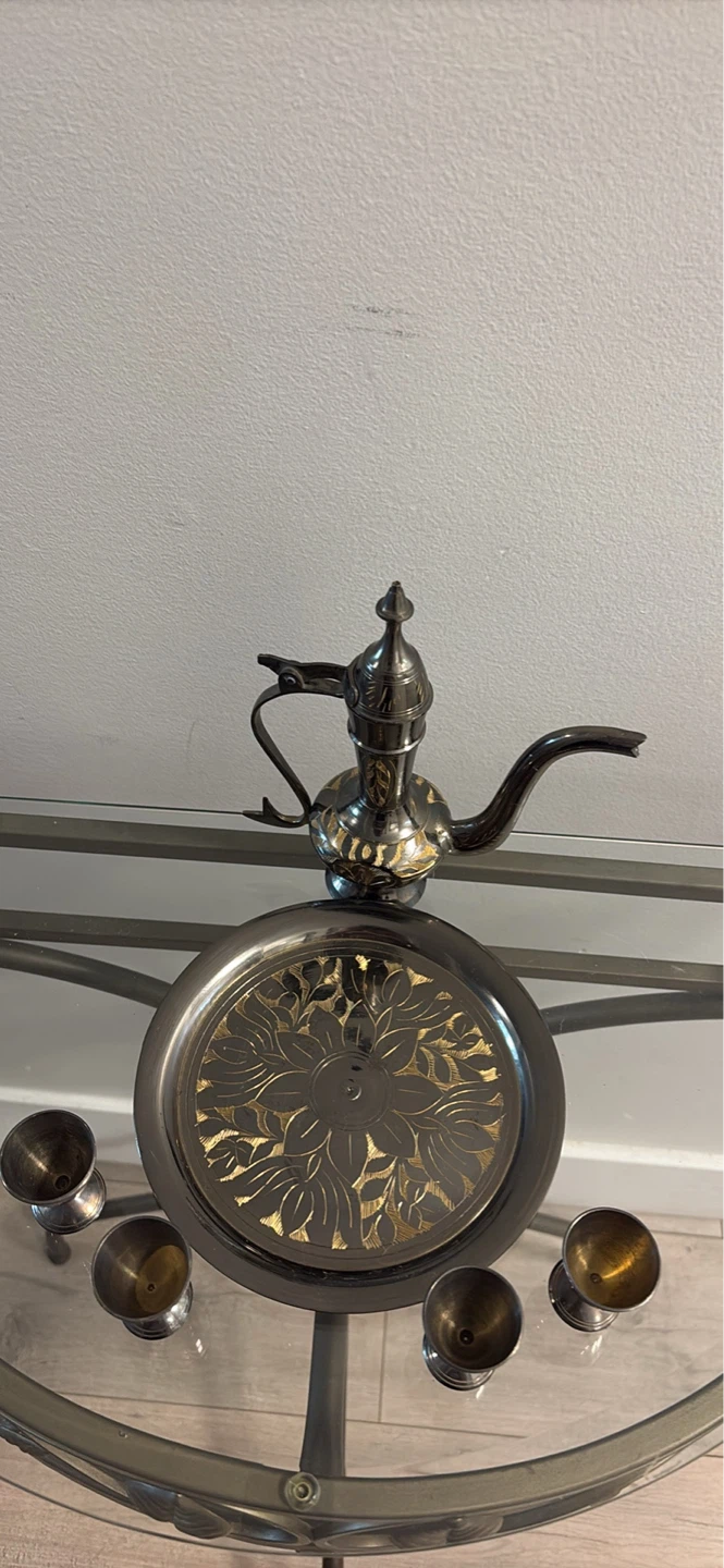 Dallah Coffee Pot with 4 Cups and Tray - photo 5