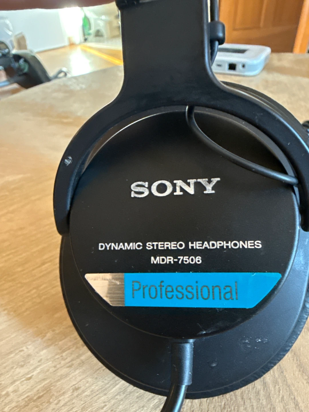 Sony MDR-7506 Professional Dynamic Stereo Headphones - photo 2
