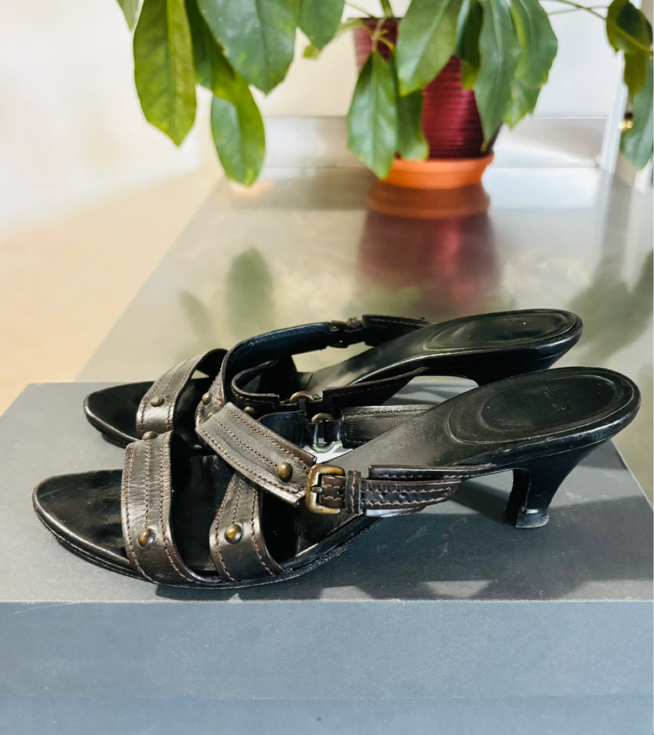 BOSS Hugo Boss Women's Black Leather heeled Sandals size 38. 🥰 - photo 3