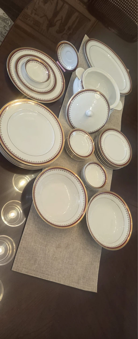 Dinnerware Set