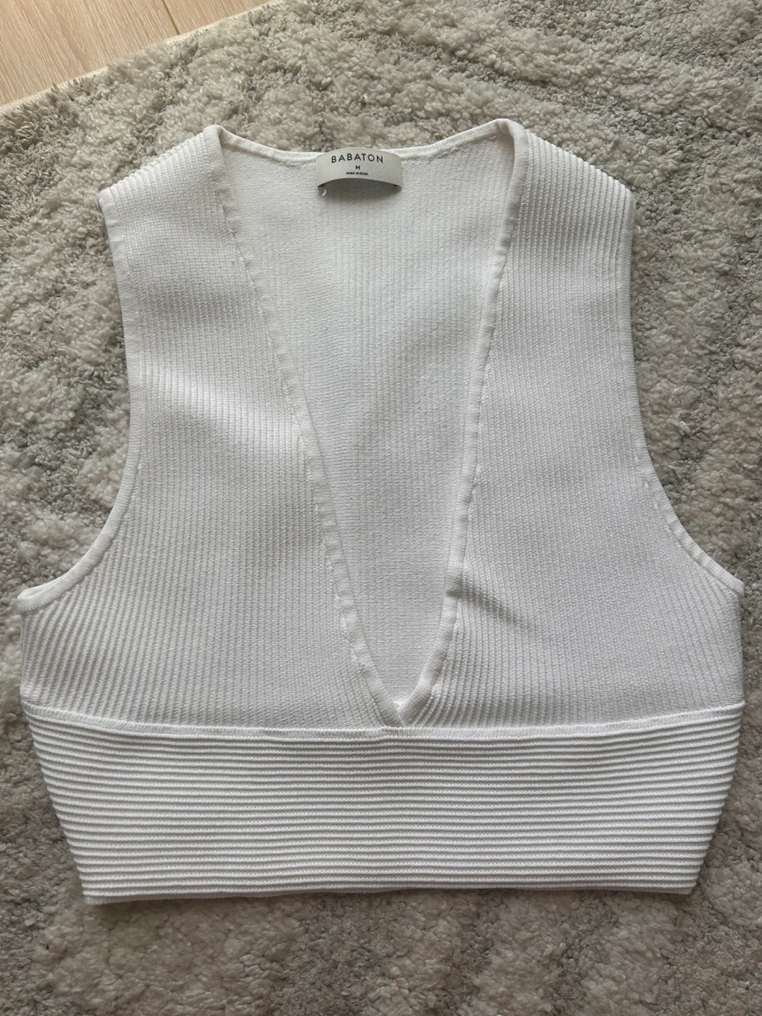 Babaton White Ribbed V-Neck Tank Top