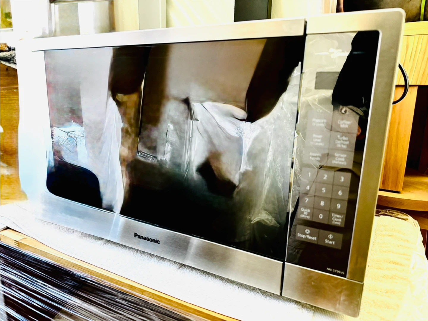 Panasonic NN-ST99JS Countertop Microwave 2.2-cu.ft 18 months old