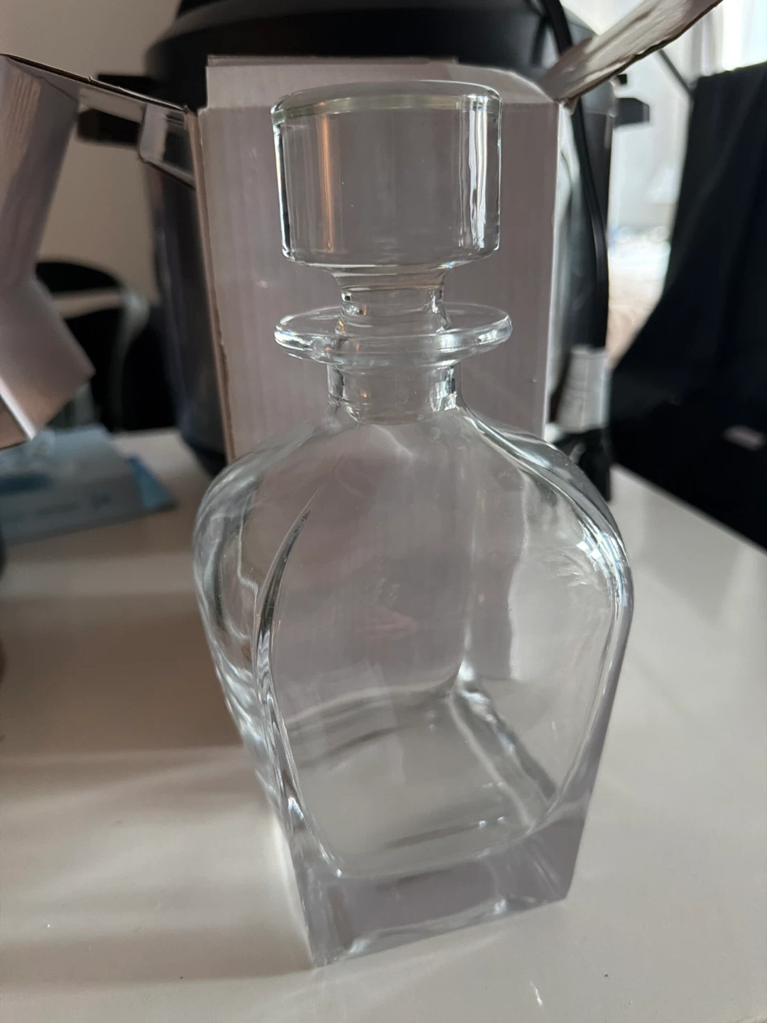 Clear Glass Decanter with Stopper