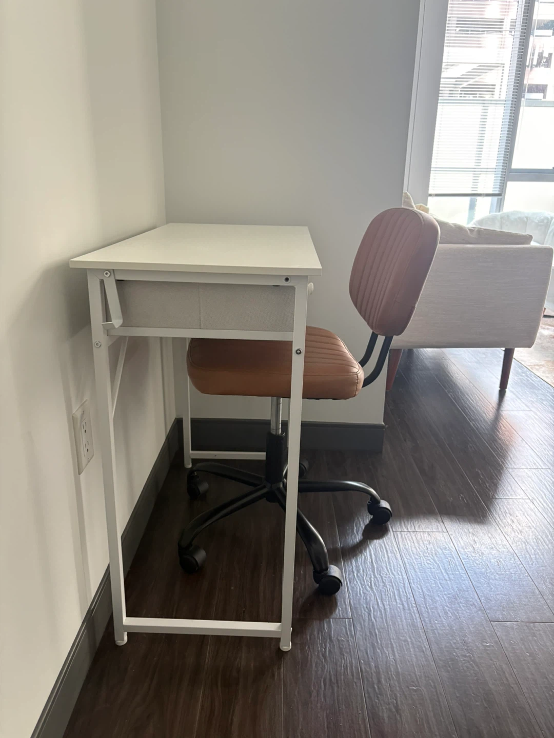 White Writing Desk with Chair - photo 4