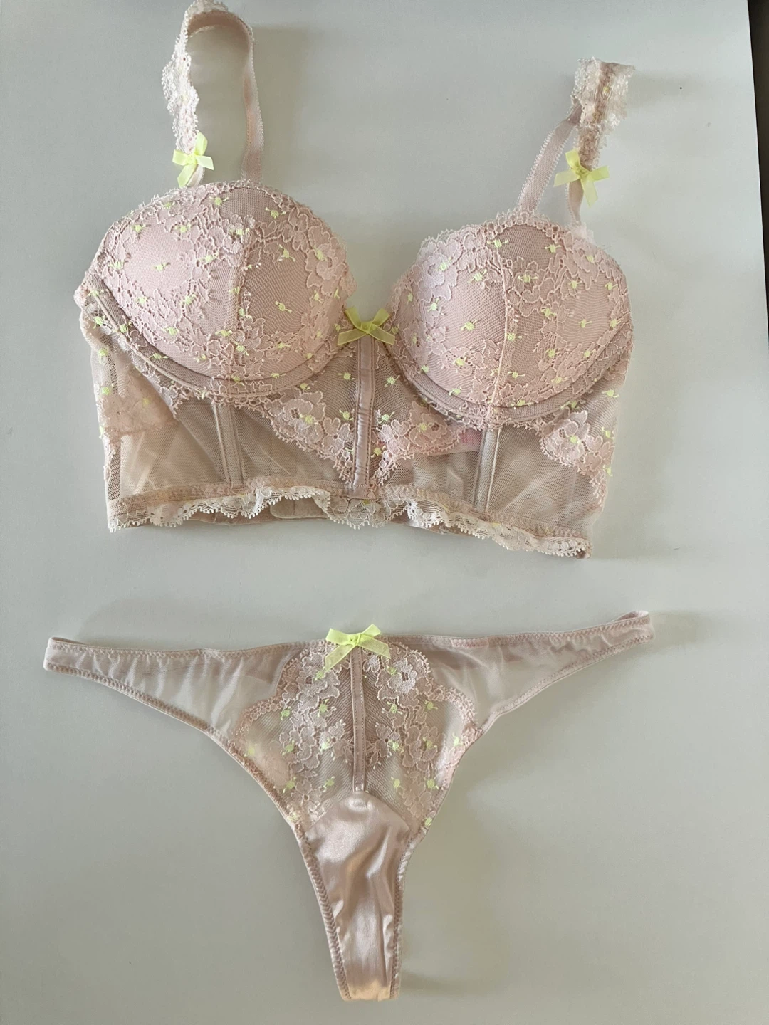 Victoria's Secret Dream Angels Bra Set