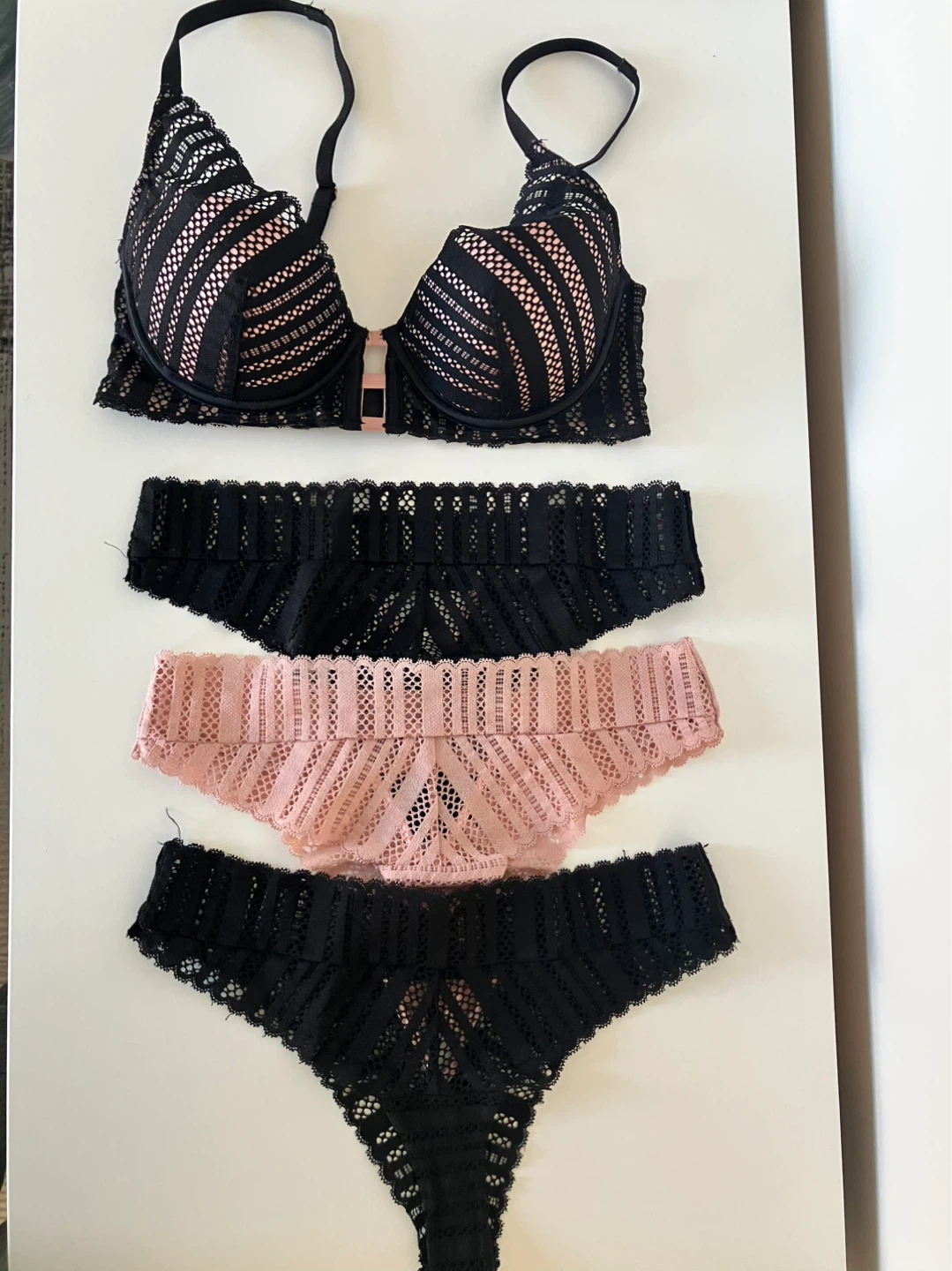 Victoria's Secret Lace Bra Set 32C/S
