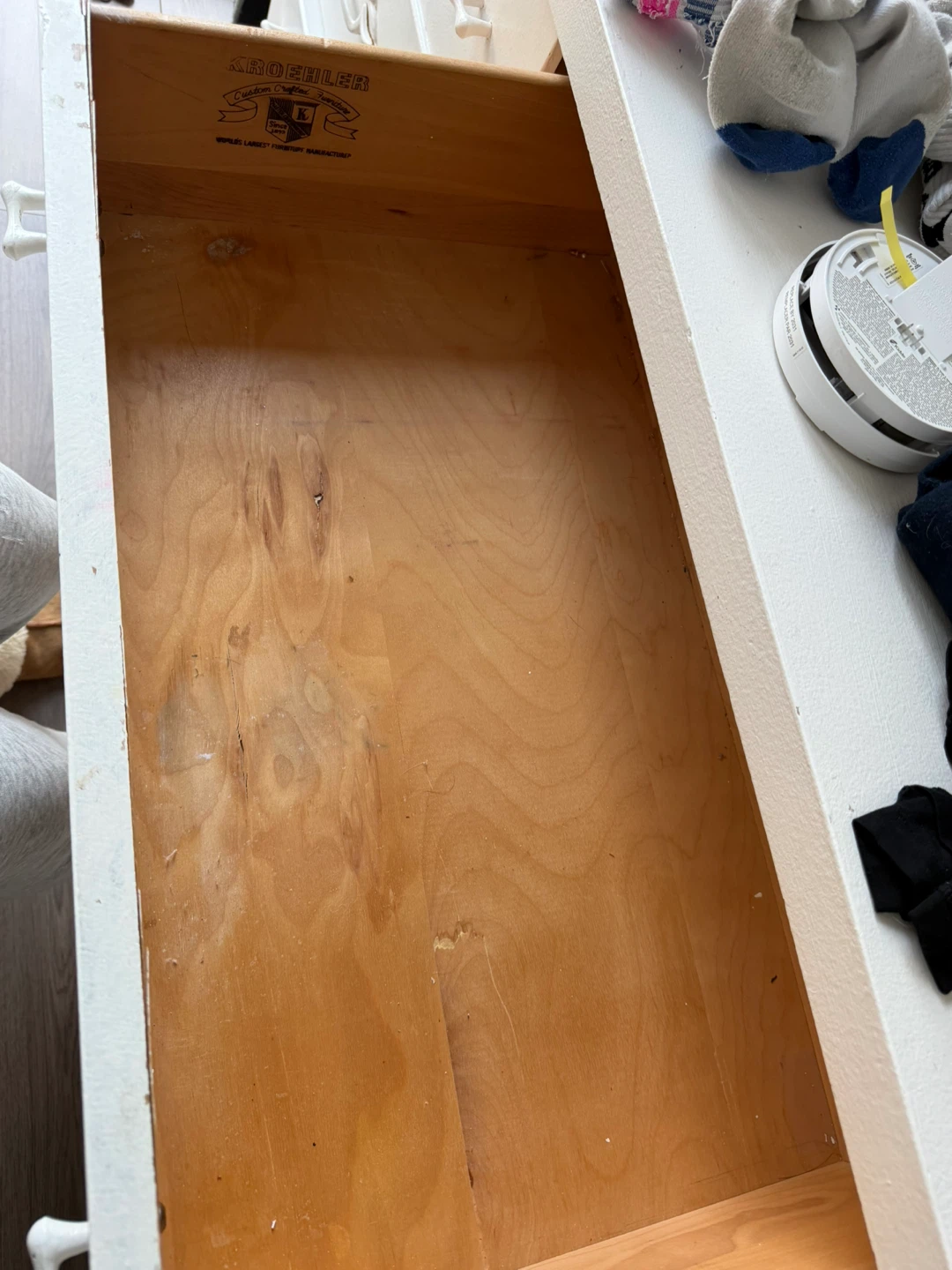 White 6-Drawer Dresser - photo 3