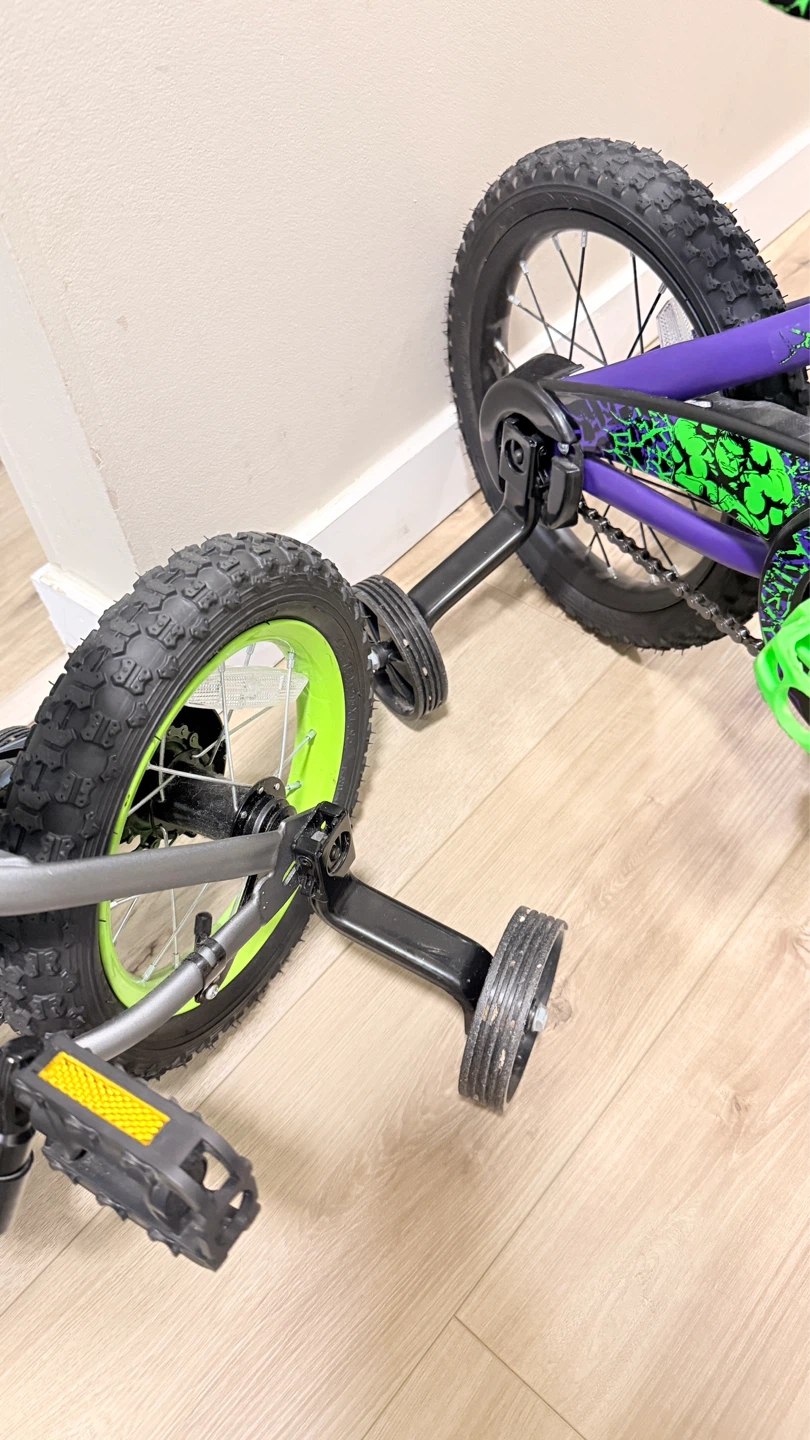 Kids 12" Bicycle and one more bicycle - photo 2