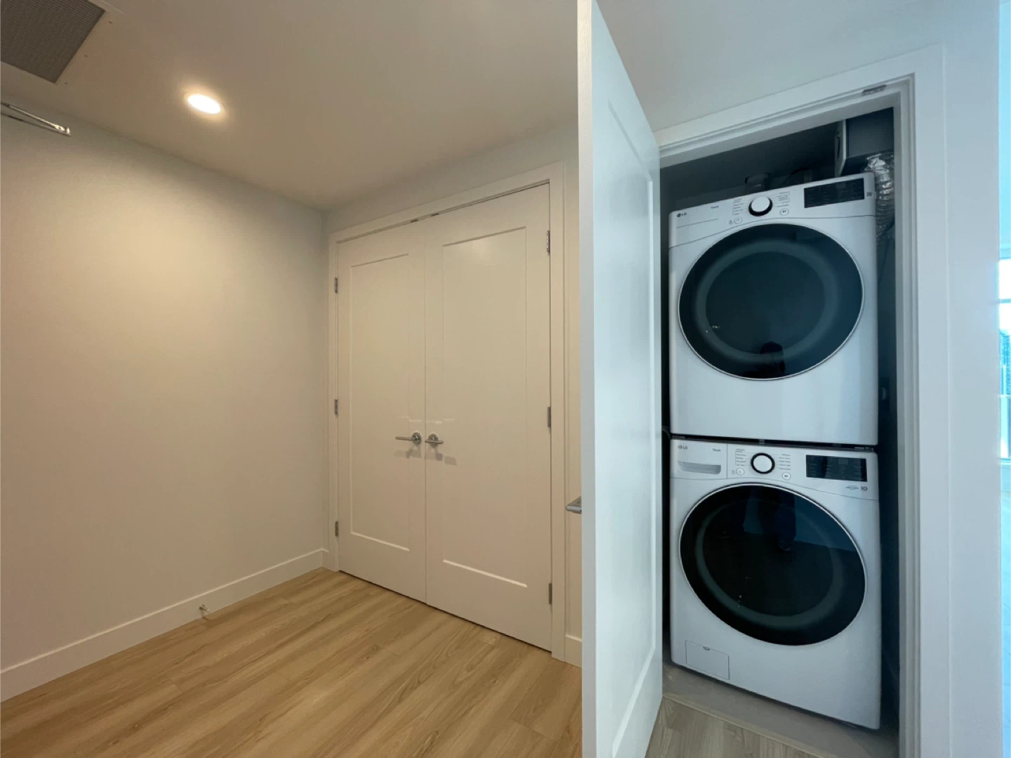 Brand new studio in Brentwood - photo 5