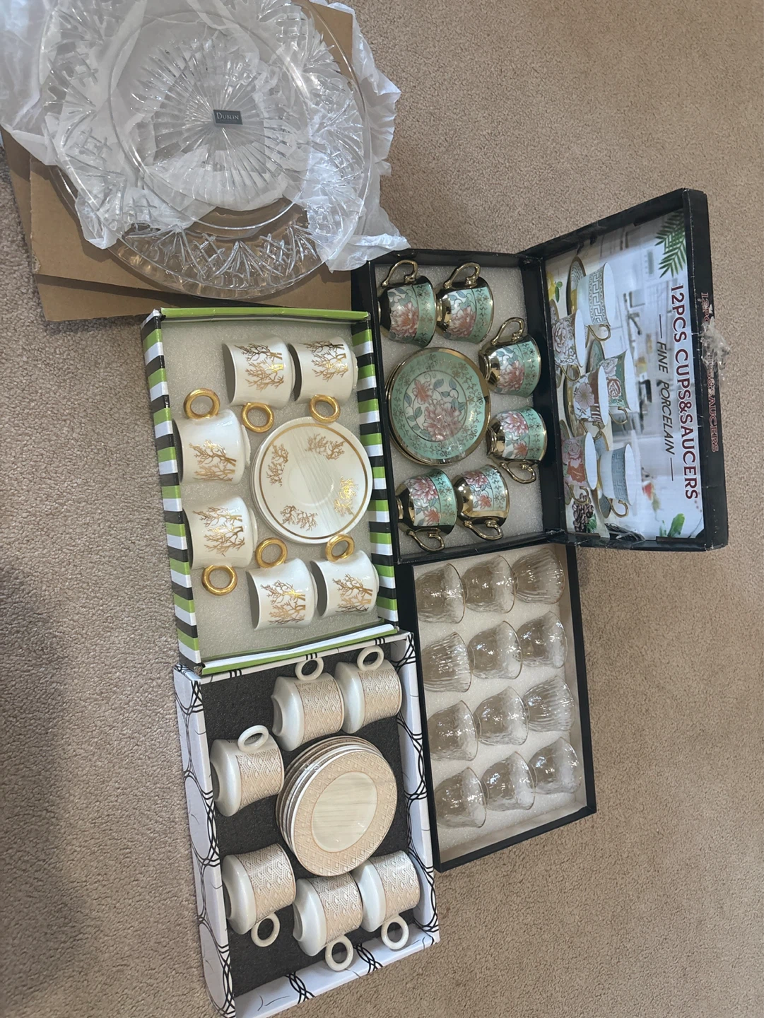 30 Piece Fine Porcelain Cups & 4 Saucers Set - photo 2