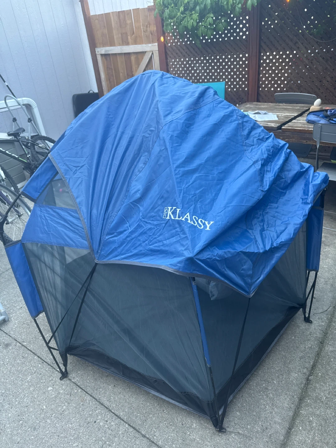 Klassy Blue Pop-Up Tent