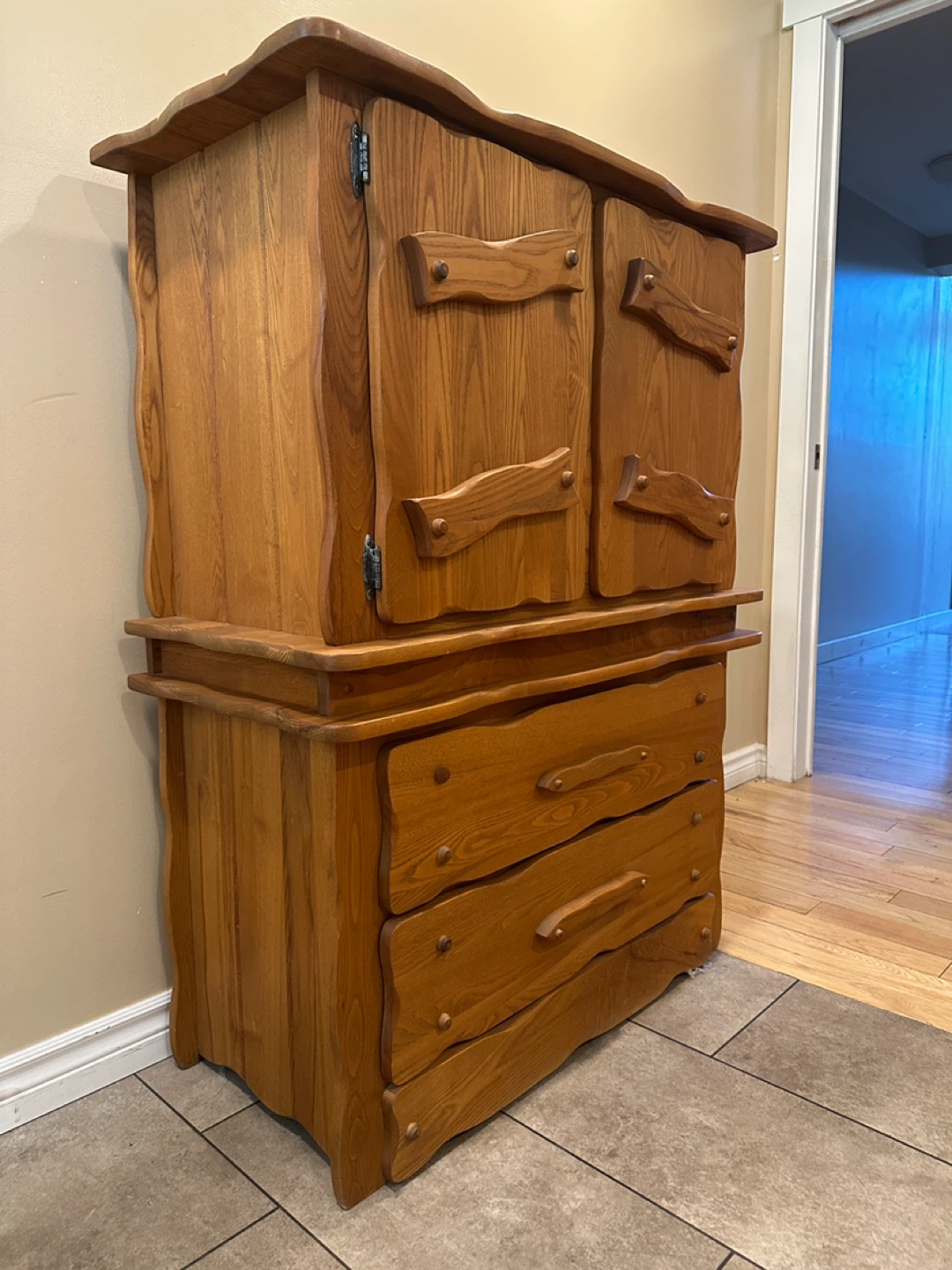Vintage JSP Solid Oak Rustic Armoire / Wardrobe (CAN DELIVER) - photo 3