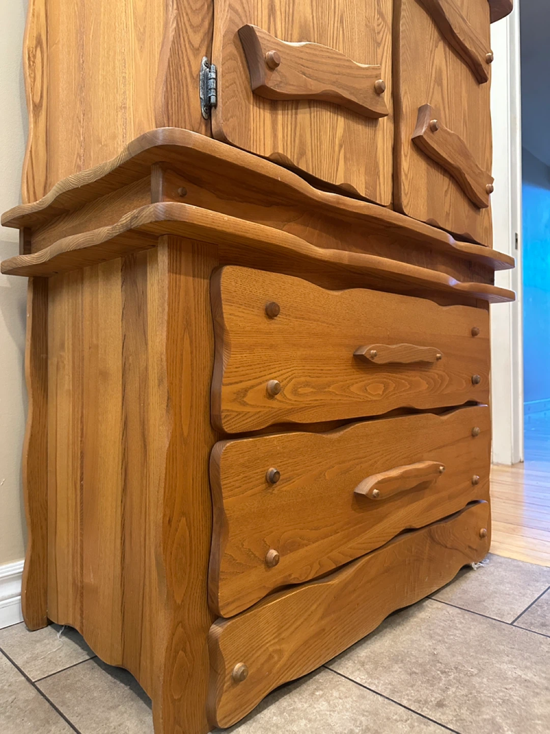 Vintage JSP Solid Oak Rustic Armoire / Wardrobe (CAN DELIVER) - photo 5