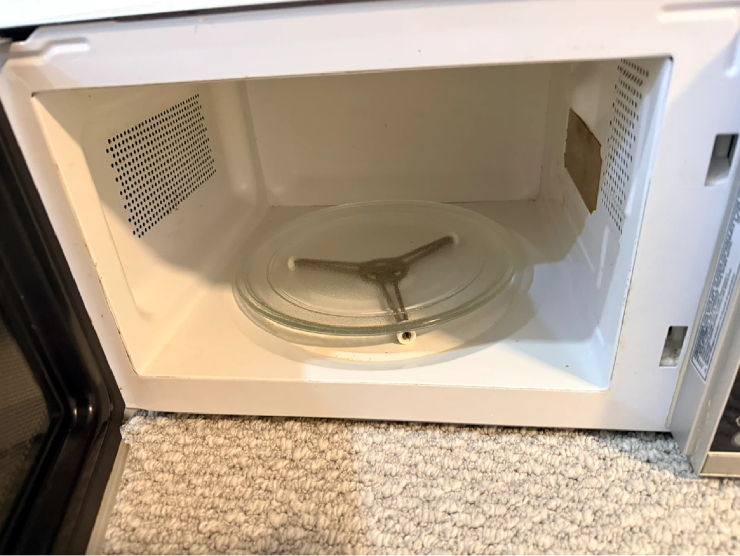 Danby Microwave Oven - photo 2