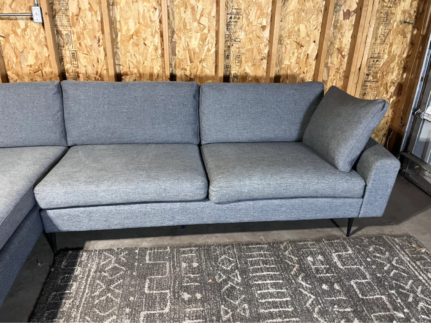 🚚FREE DELIVERY - Article Gray Sectional W/ Reversible Chaise - photo 4