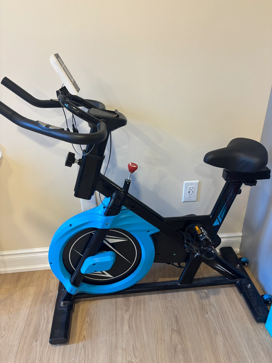 Spin Bike with LCD Monitor Display and 6KG Flywheel - photo 4