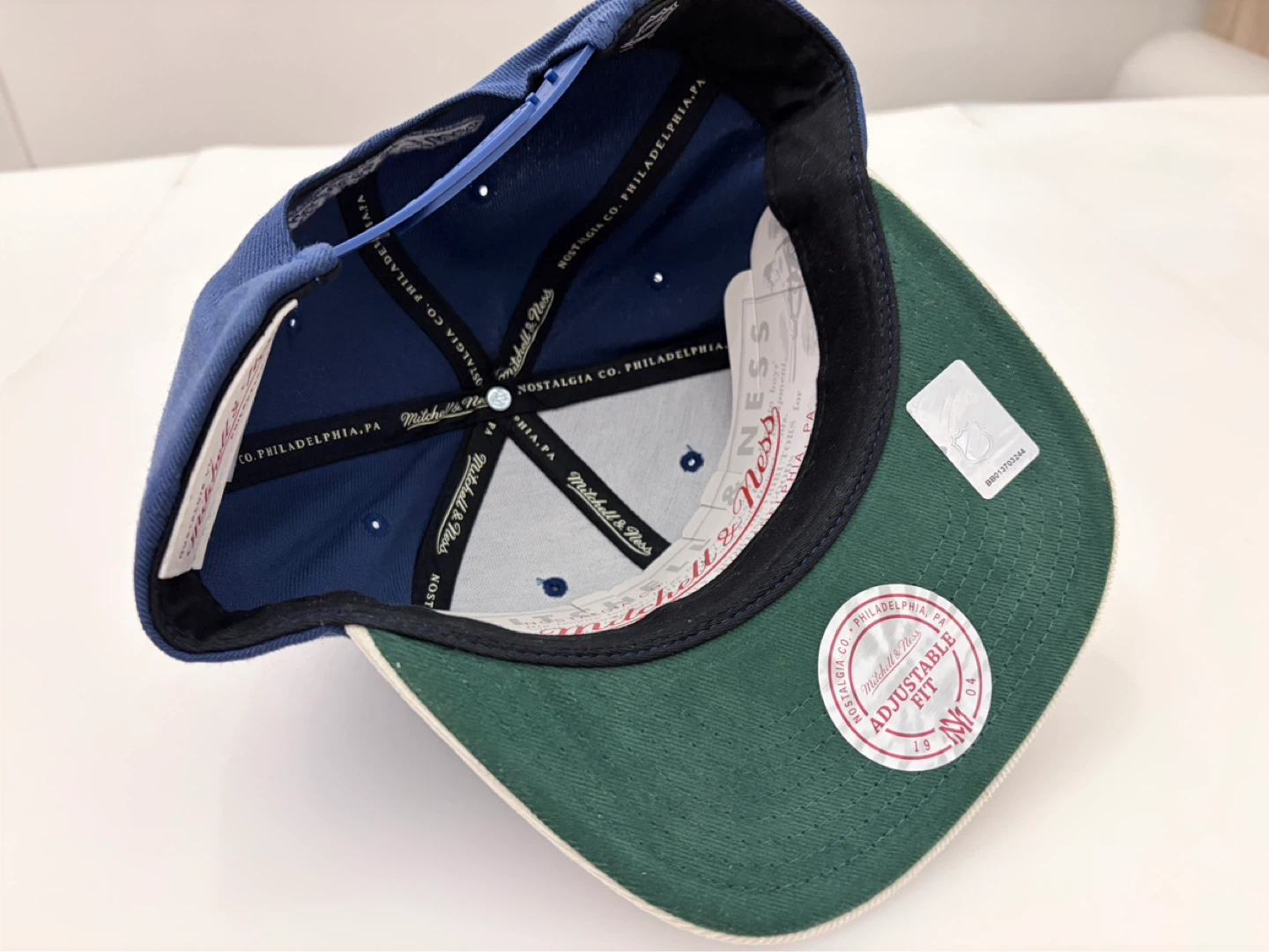BNWT Vancouver Canucks Mitchell & Ness SnapBack Hat - photo 4